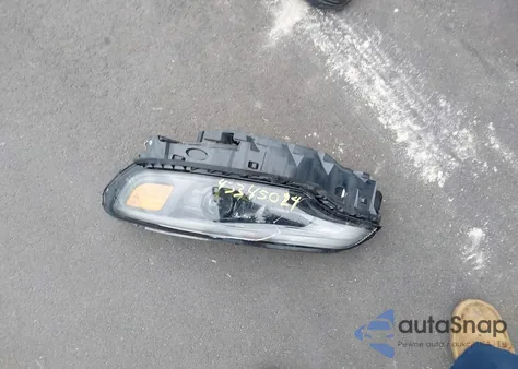 2021 Jeep Cherokee Latitude Lux 4X4 from USA, damaged, VIN 1C4PJMMX4MD241746